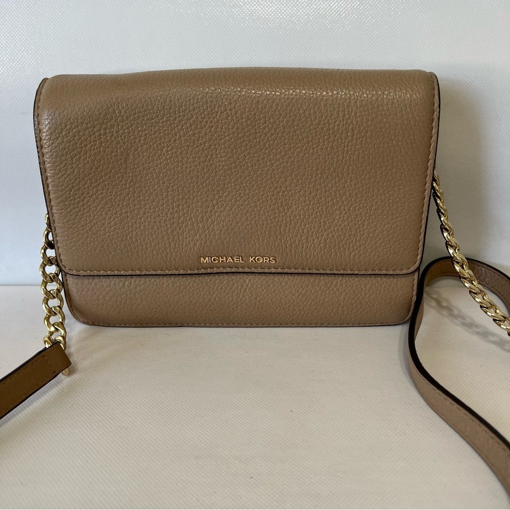 Michael Kors Jet Set Travel Pebble Leather Tan Crossbody Bag Gold Chain